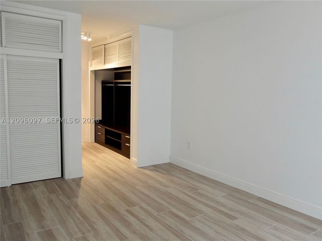 2640 NE 135th St 218, North Miami, FL 33181
