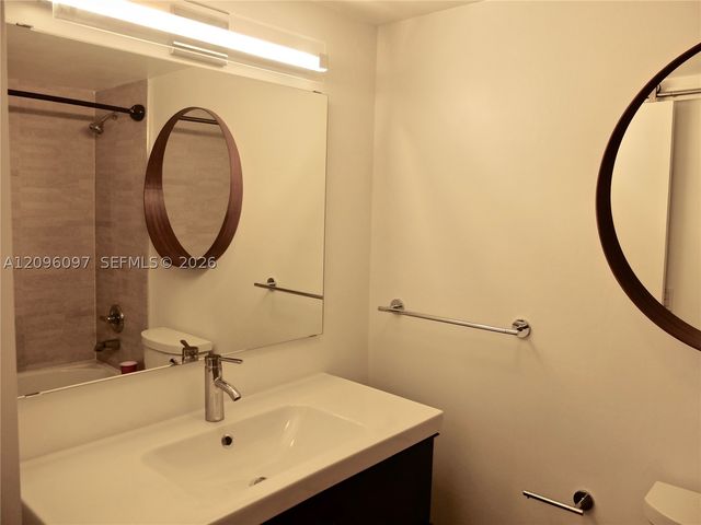 2640 NE 135th St 218, North Miami, FL 33181
