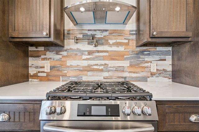 19536 S Dobbs Road, Newalla, OK 74857