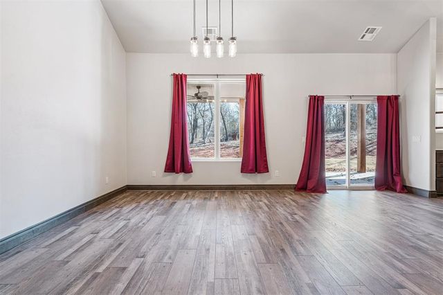 19536 S Dobbs Road, Newalla, OK 74857