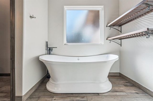 19536 S Dobbs Road, Newalla, OK 74857