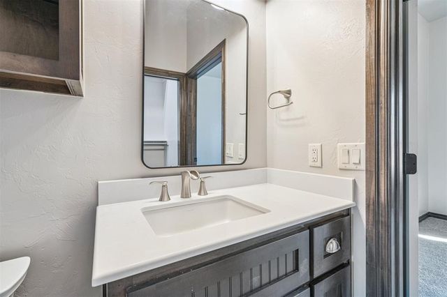 19536 S Dobbs Road, Newalla, OK 74857