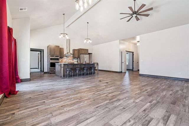 19536 S Dobbs Road, Newalla, OK 74857