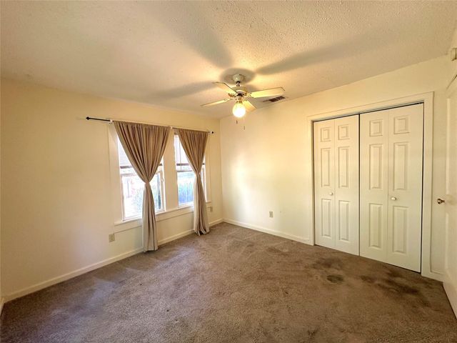 405 Mills ST, Smithville, TX 78957