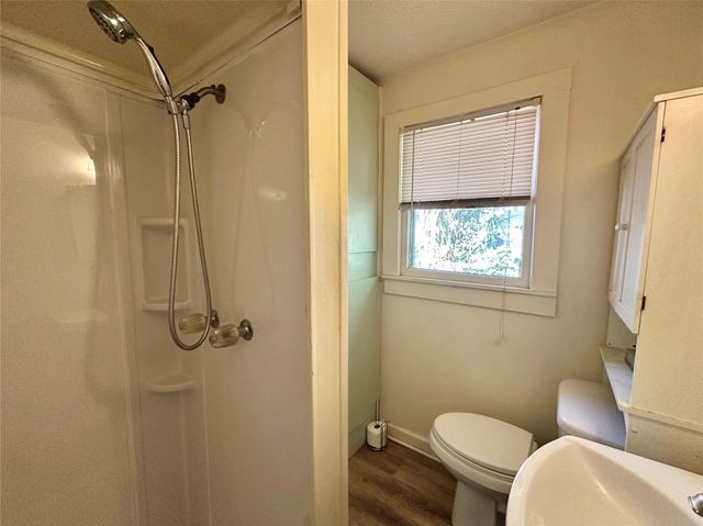 405 Mills ST, Smithville, TX 78957