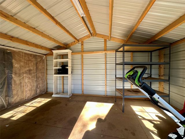 405 Mills ST, Smithville, TX 78957