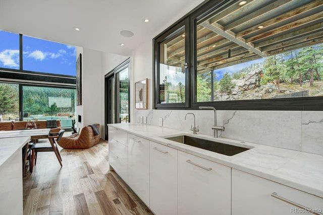 228 Lion Point, Boulder, CO 80302