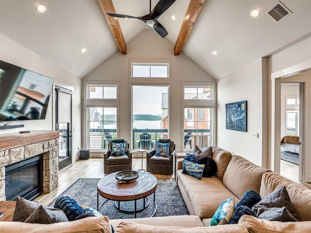 111 Lower Green Way, Carlton Landing, OK 74432