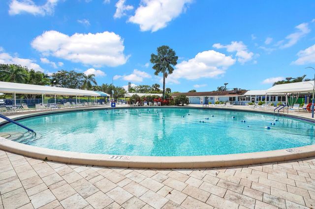 5810 Princess Palm Court B, Delray Beach, FL 33484