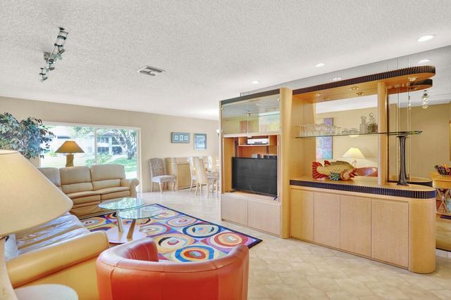 5810 Princess Palm Court B, Delray Beach, FL 33484