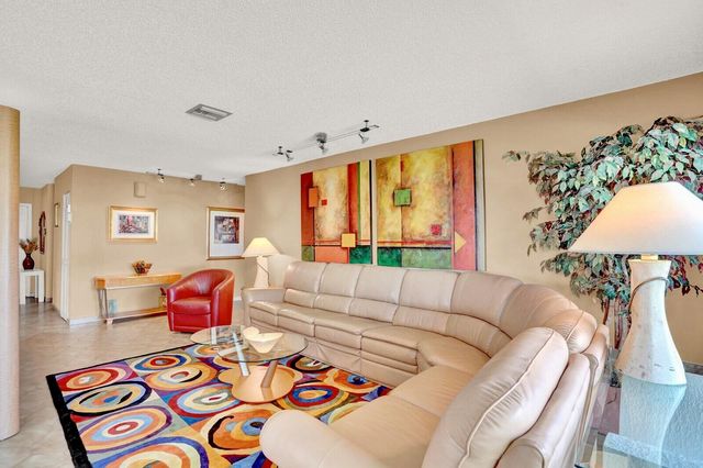 5810 Princess Palm Court B, Delray Beach, FL 33484