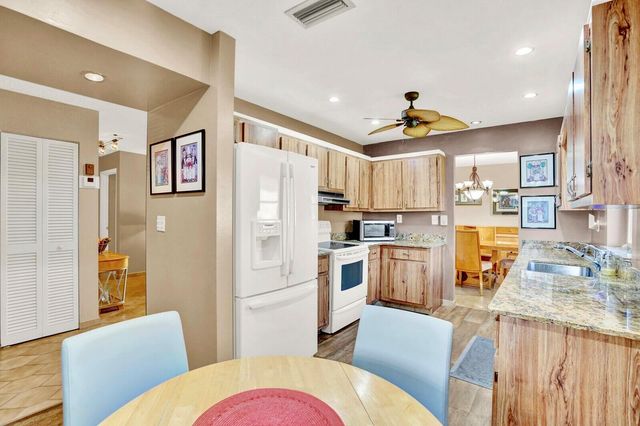 5810 Princess Palm Court B, Delray Beach, FL 33484