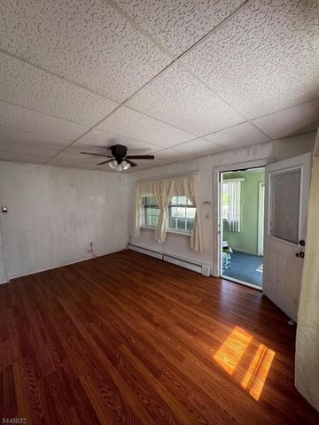 25 Sterling St, Franklin Boro, NJ 07416