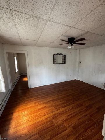 25 Sterling St, Franklin Boro, NJ 07416