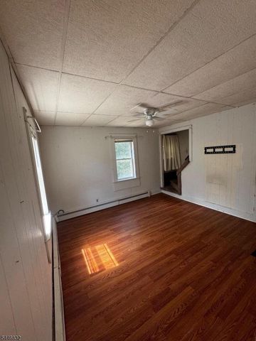25 Sterling St, Franklin Boro, NJ 07416