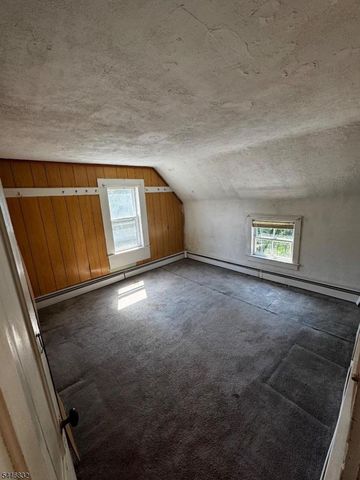 25 Sterling St, Franklin Boro, NJ 07416