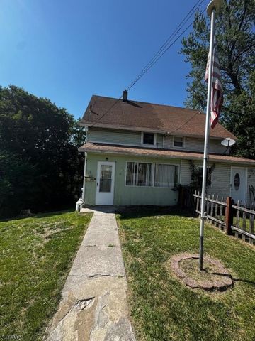 25 Sterling St, Franklin Boro, NJ 07416