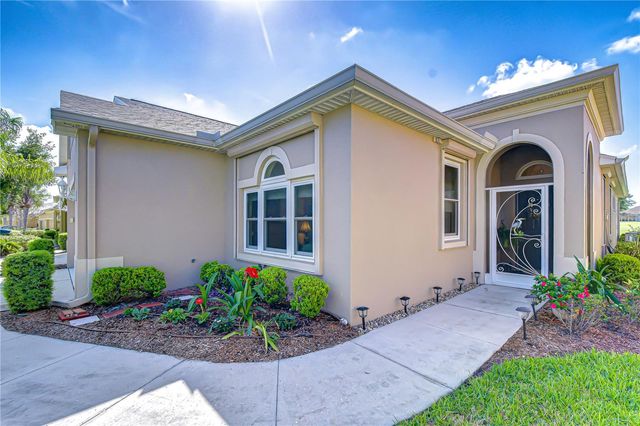 984 PEMBROKE POINT WAY, Sun City Center, FL 33573