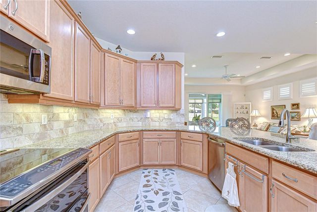 984 PEMBROKE POINT WAY, Sun City Center, FL 33573