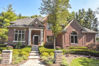 4215 Rolling Pines Court, Commerce Charter Township, MI 48382