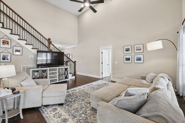 2729 Carousel Dr, Murfreesboro, TN 37128