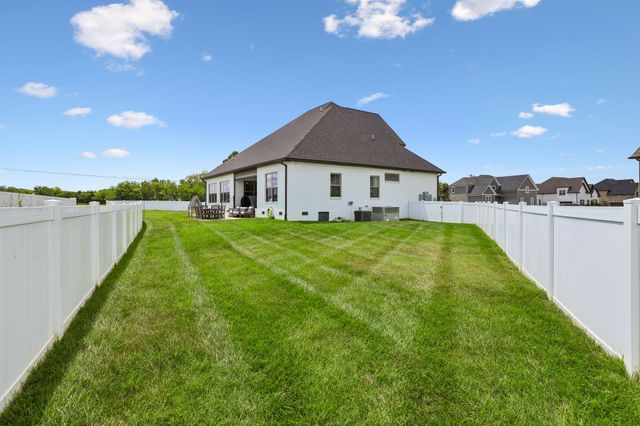 2729 Carousel Dr, Murfreesboro, TN 37128