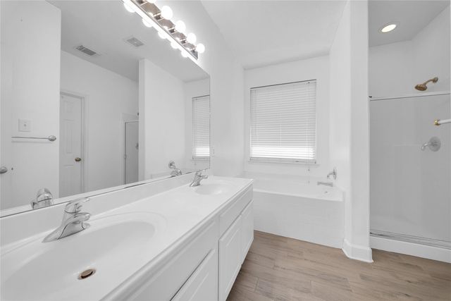 1009 Bay Area Boulevard, League City, TX 77573