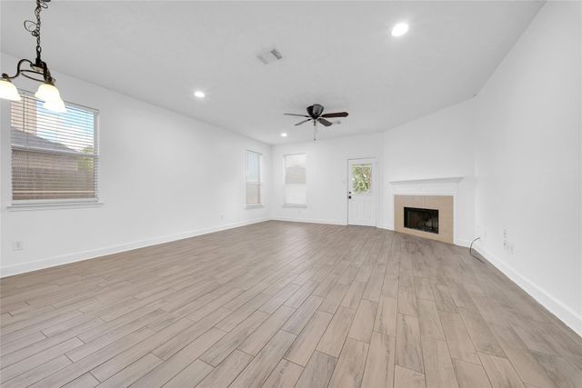 1009 Bay Area Boulevard, League City, TX 77573