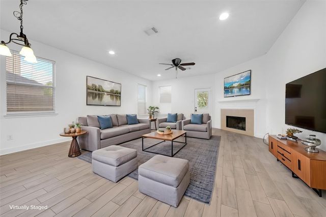 1009 Bay Area Boulevard, League City, TX 77573