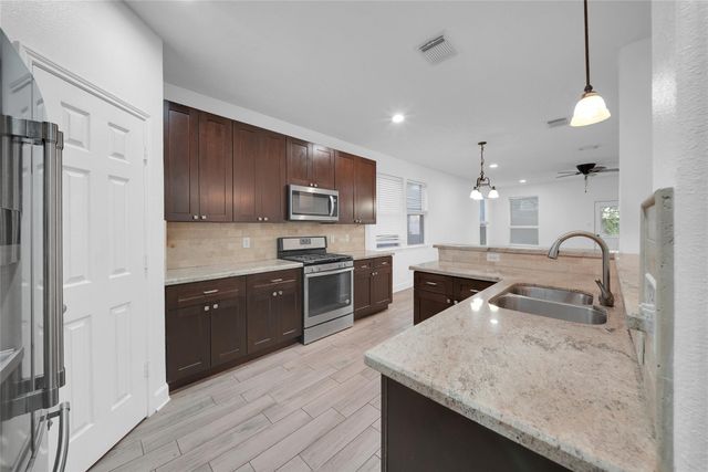 1009 Bay Area Boulevard, League City, TX 77573
