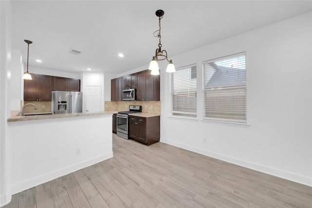 1009 Bay Area Boulevard, League City, TX 77573