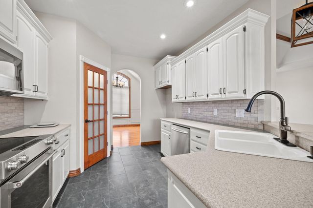 956 E Grace Street, Republic, MO 65738