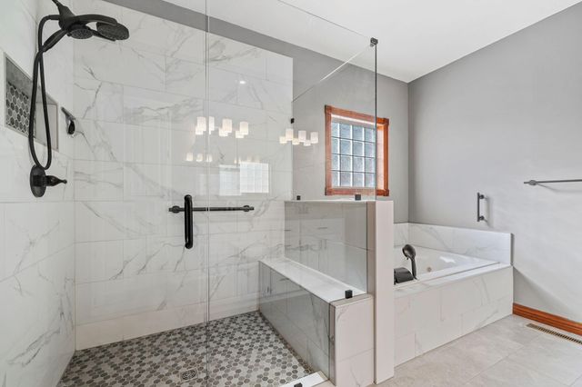 956 E Grace Street, Republic, MO 65738