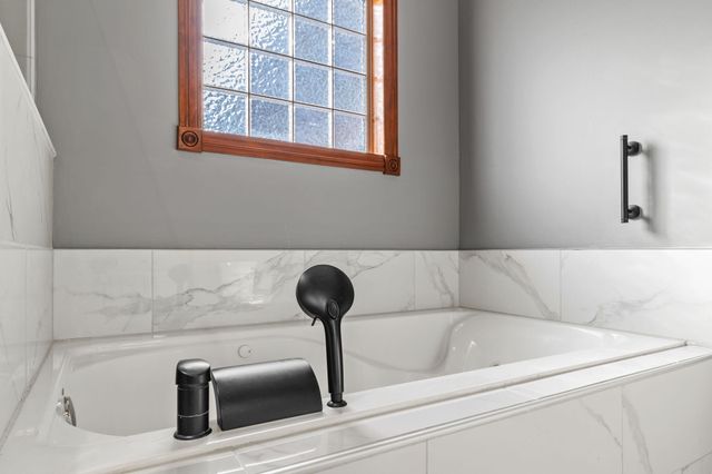 956 E Grace Street, Republic, MO 65738