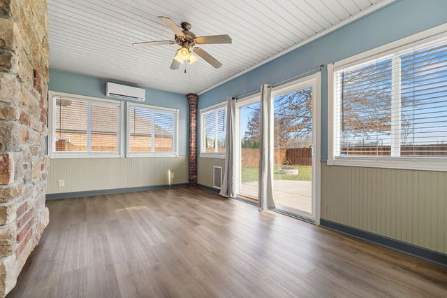 956 E Grace Street, Republic, MO 65738