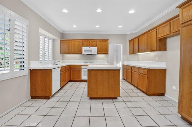 2620 Taylor, Corona, CA 92882