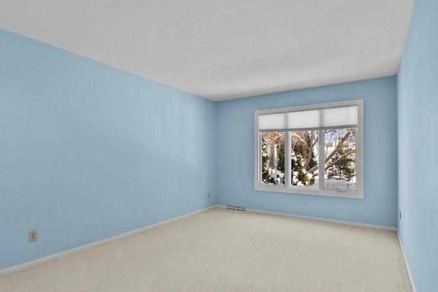 9 Winterberry Trail, Madison, WI 53717