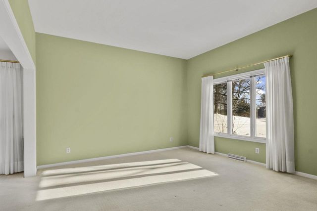 9 Winterberry Trail, Madison, WI 53717