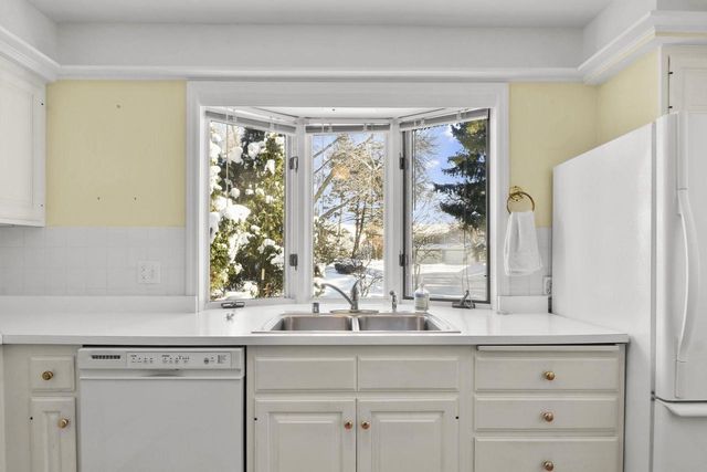 9 Winterberry Trail, Madison, WI 53717