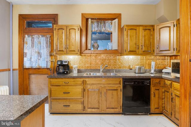 1612 STATE ST, Harrisburg, PA 17103