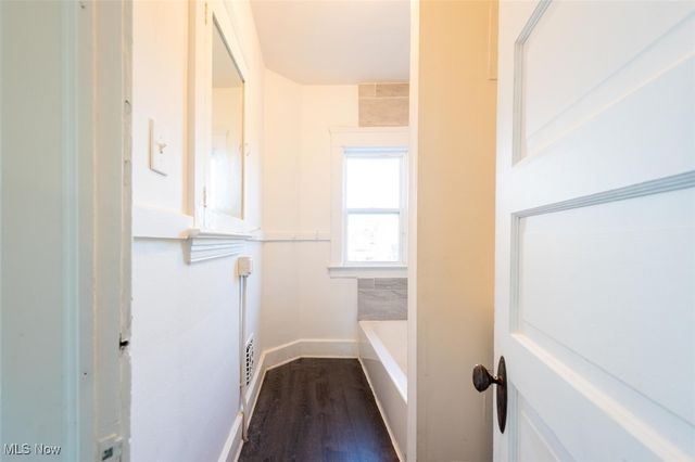 3300 W 98th Street, Cleveland, OH 44102