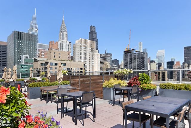 300 E 40th St Apt 6N, New York City, NY 10016
