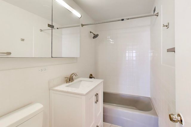 555 W CORNELIA Avenue 1511, Chicago, IL 60657