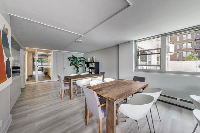 555 W CORNELIA Avenue 1511, Chicago, IL 60657