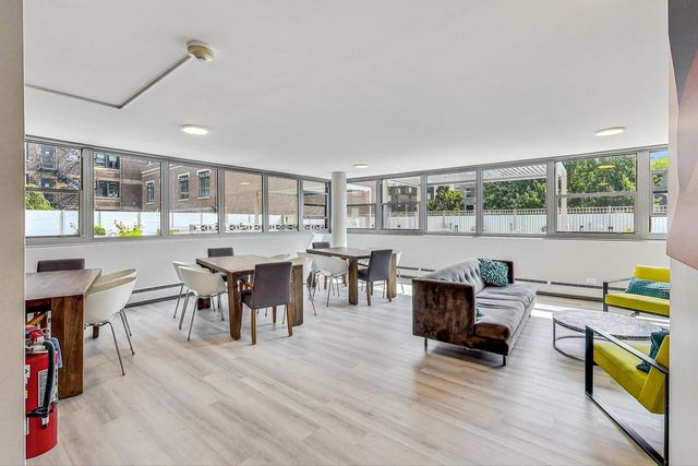 555 W CORNELIA Avenue 1511, Chicago, IL 60657