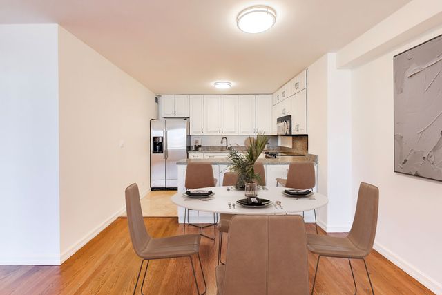 555 W CORNELIA Avenue 1511, Chicago, IL 60657