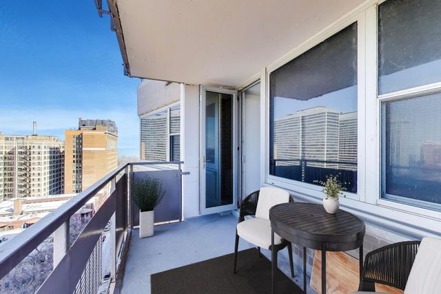 555 W CORNELIA Avenue 1511, Chicago, IL 60657