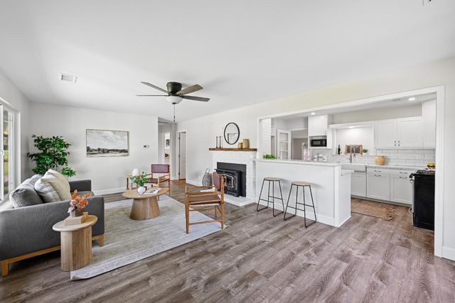 8820 Sunset Ave, Fair Oaks, CA 95628