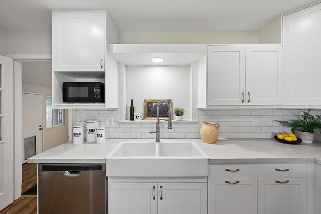 8820 Sunset Ave, Fair Oaks, CA 95628