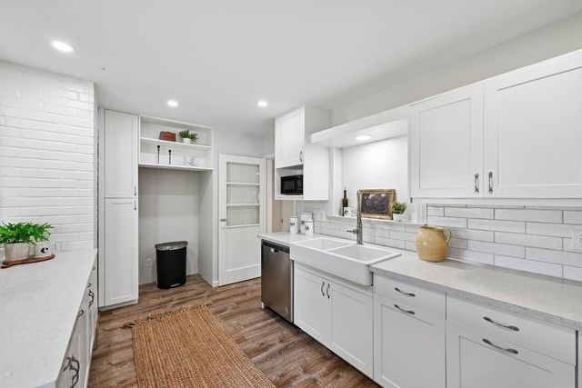 8820 Sunset Ave, Fair Oaks, CA 95628